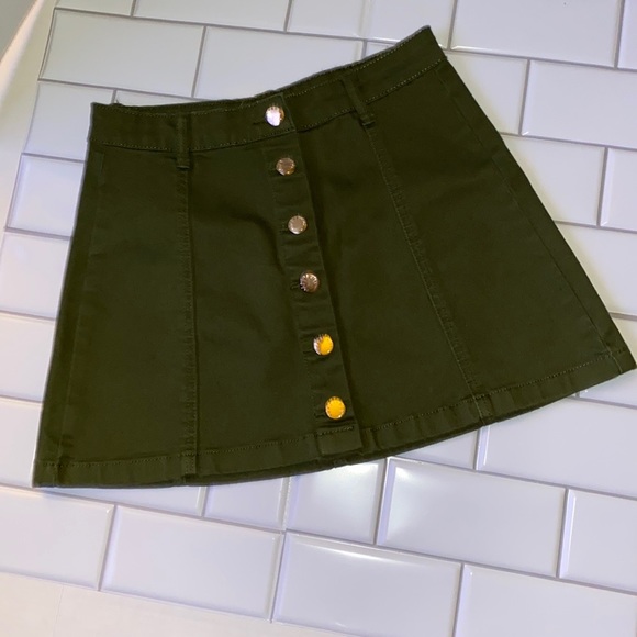 Forever 21 Army Green Skirt - Picture 3 of 5